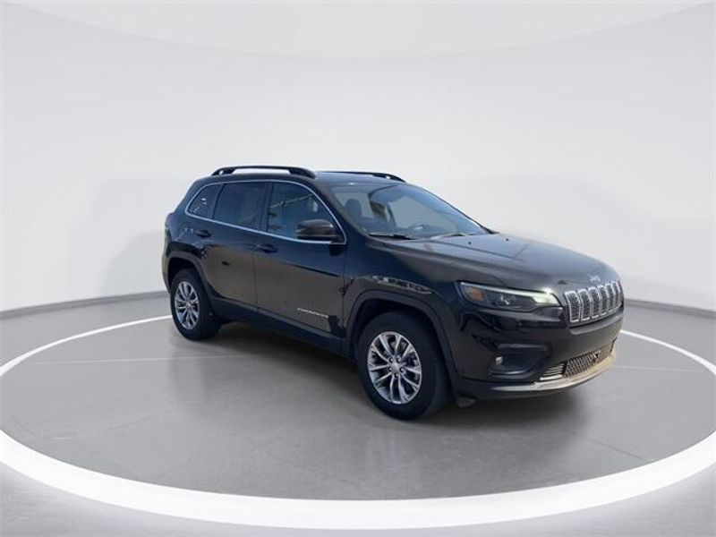 2022 Jeep Cherokee Latitude LuxImage 2