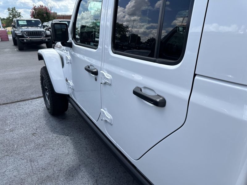 New 2025 Jeep Gladiator Rubicon X 4x4Image 13