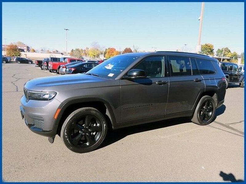 2021 Jeep Grand Cherokee L LaredoImage 1