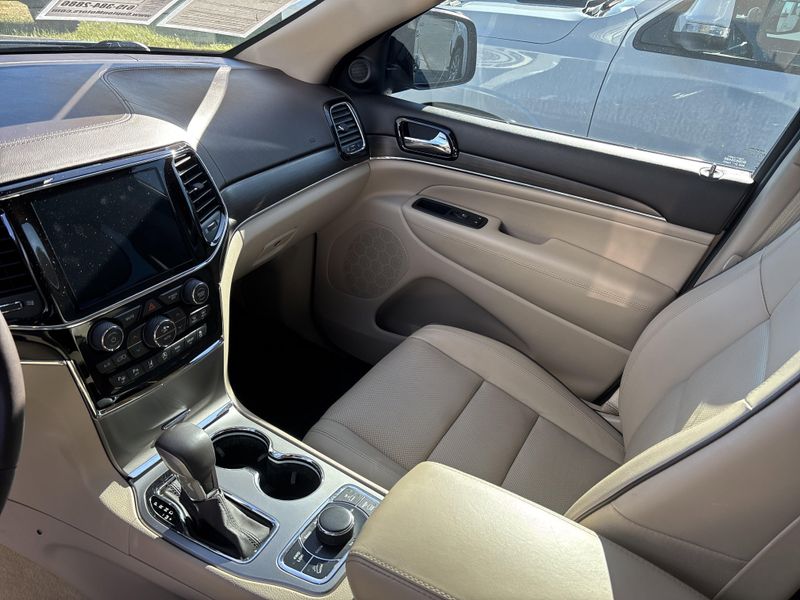 Used 2020 Jeep Grand Cherokee OverlandImage 26