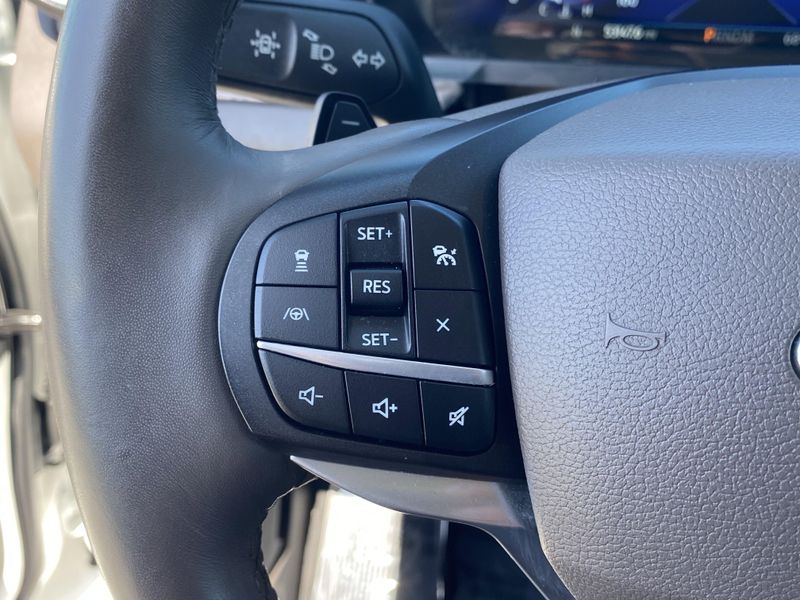 2020 Ford Explorer PlatinumImage 28