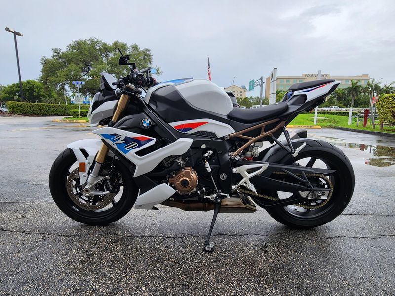 2022 BMW S 1000 R Image 5