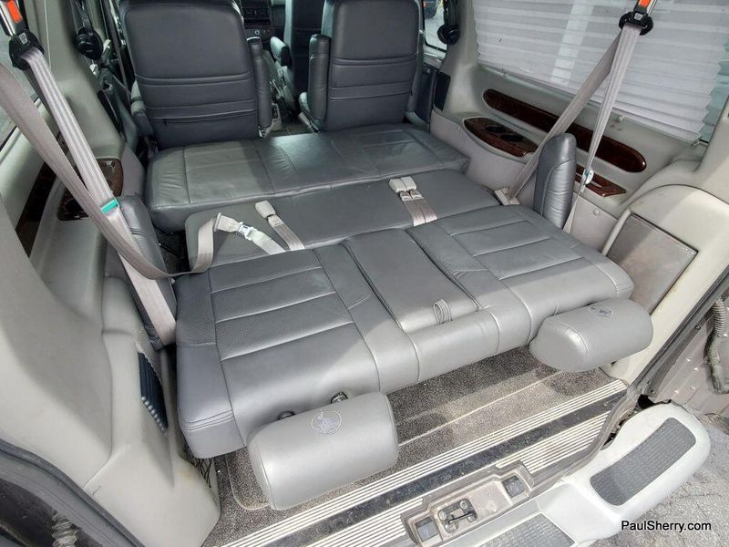 2011 Chevrolet Express 1500 Image 8