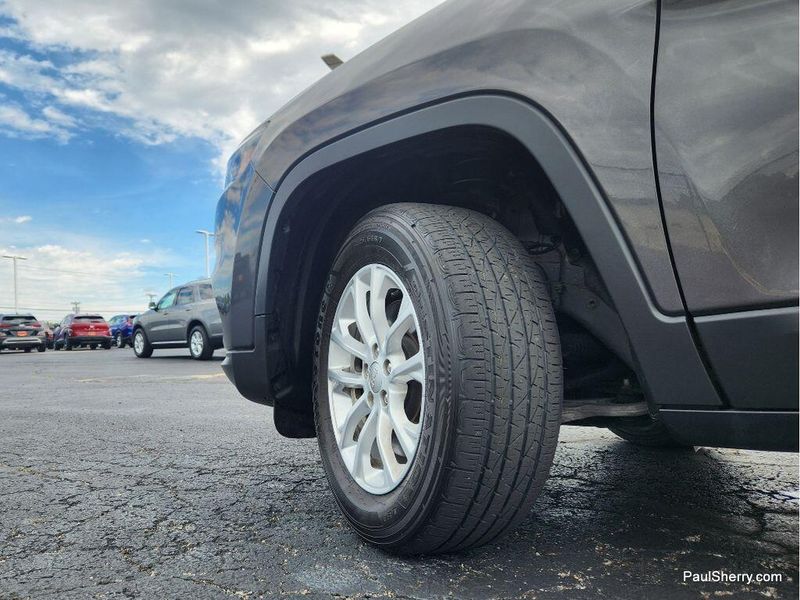 Used 2022 Jeep Cherokee Latitude Lux