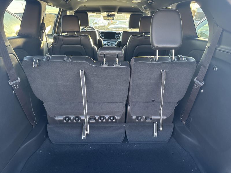 New 2026 Chrysler Pacifica SelectImage 9