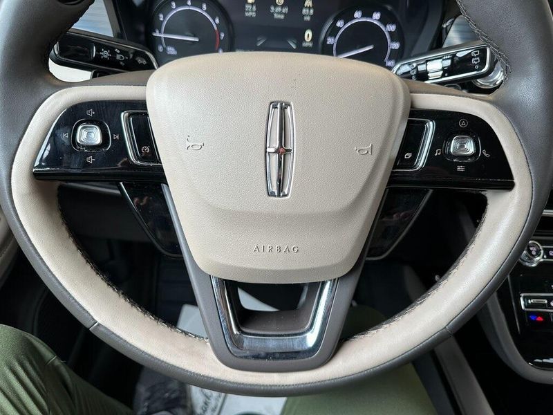 2022 Lincoln Corsair StandardImage 3