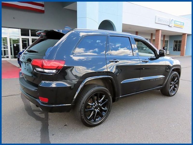 2021 Jeep Grand Cherokee Laredo XImage 7