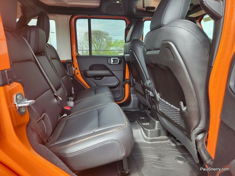 2025 Jeep Wrangler 4-door SaharaImage 38