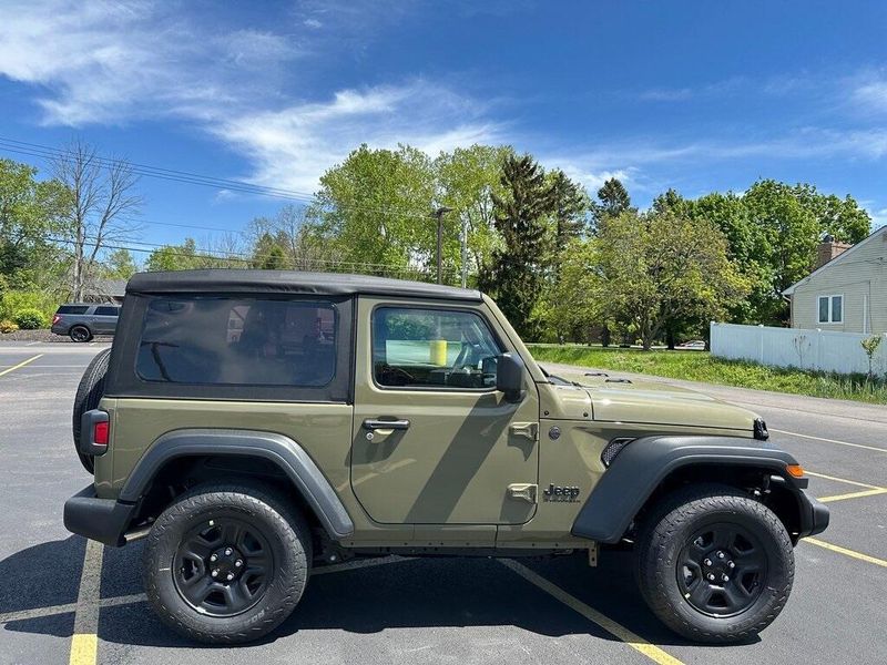 2025 Jeep Wrangler 2-door SportImage 7