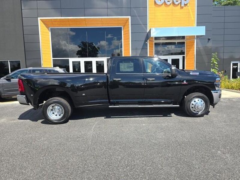2025 Ram 3500 Tradesman photo 6