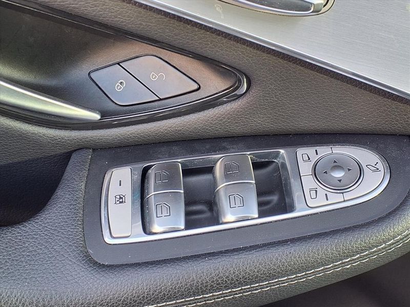 Used 2019 Mercedes-Benz GLC 300Image 17