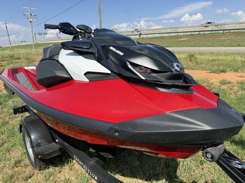 2024 SEADOO RXTX 325 WITH SOUND SYSTEM FIERY RED Image 7