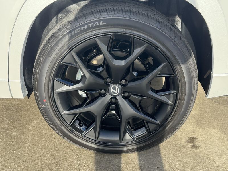 New 2026 Lexus TX 350 F SPORT HandlingImage 18