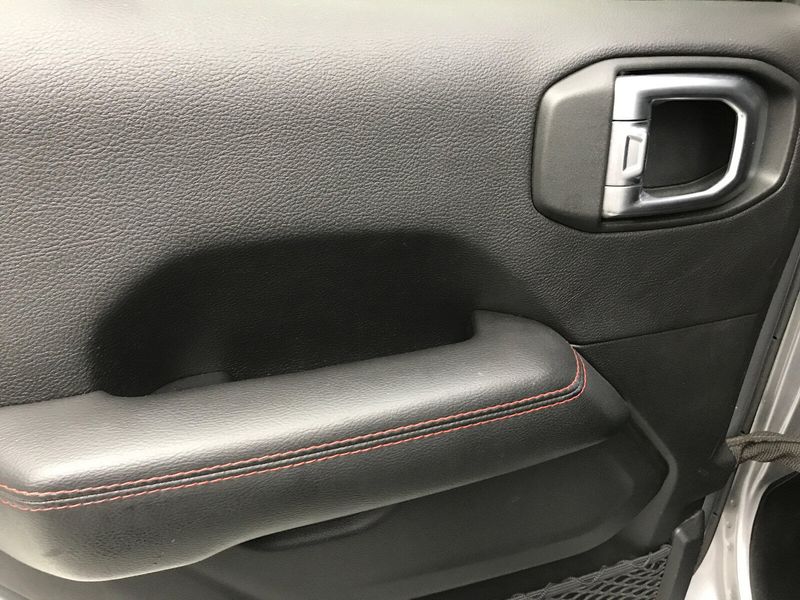 Used 2020 Jeep Gladiator RubiconImage 16
