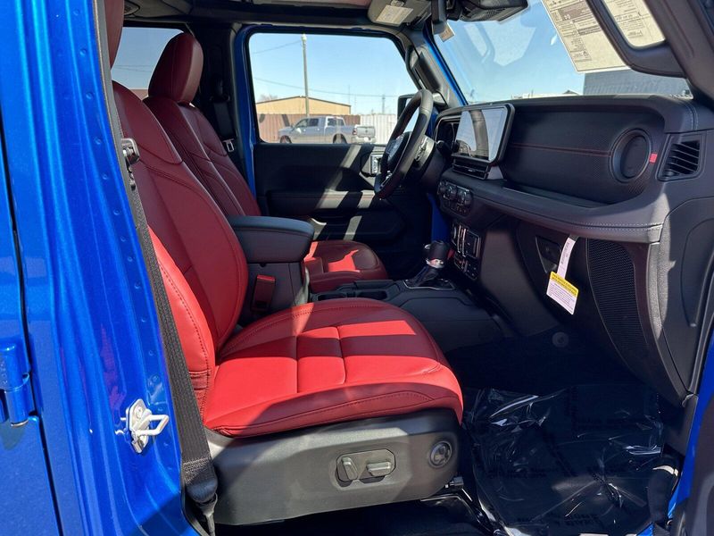2024 Jeep Wrangler Rubicon 392Image 13