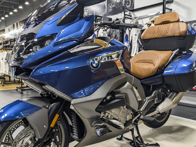 2019 BMW K 1600 B  in a IMPERIAL BLUE METALLIC exterior color. BMW Motorcycles of Miami 786-845-0052 motorcyclesofmiami.com 