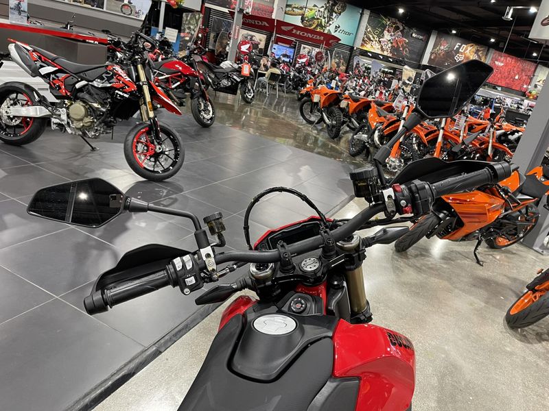 New 2025 Ducati HYPERMOTARD 698 Image 16