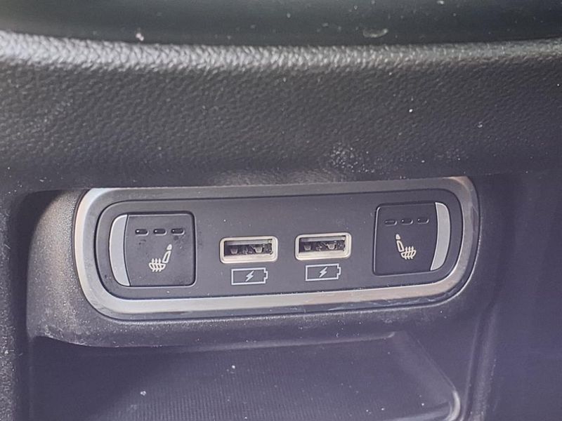 Used 2022 Alfa Romeo Stelvio TiImage 6