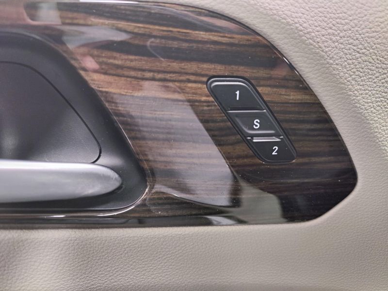 2024 Chrysler Pacifica Limited AWD w/Safety SphereImage 21