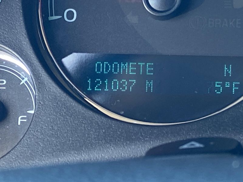Used 2011 Chevrolet Tahoe LTImage 28