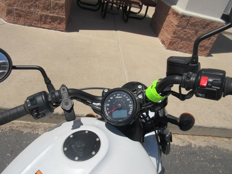 USED 2024 INDIAN MOTORCYCLE SCOUT BOBBER SIXTY ABS GHST WHT MTLC CAL Image 10