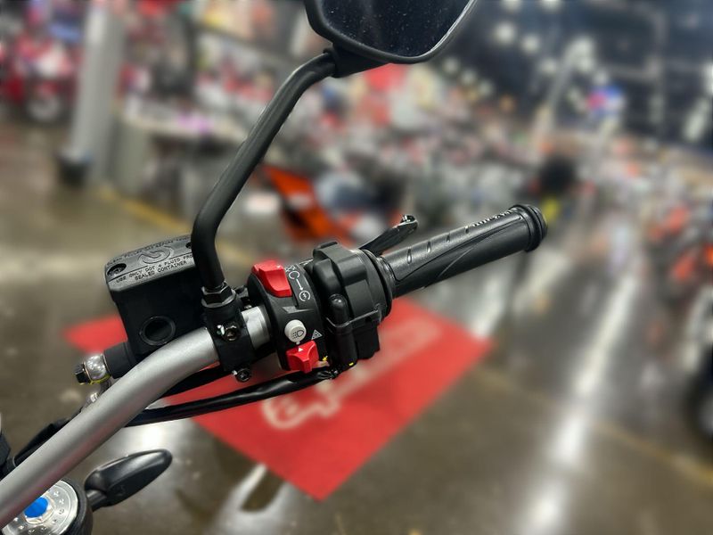 New 2025 Ducati SCRAMBLER 800 ICON Image 22