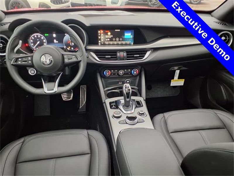 2025 Alfa Romeo Stelvio AwdImage 11