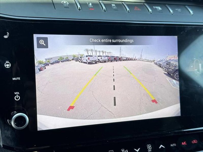 New 2026 Jeep Grand Cherokee Laredo Altitude 4x2