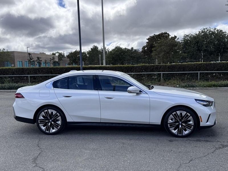 2024 BMW 5 Series 530iImage 9