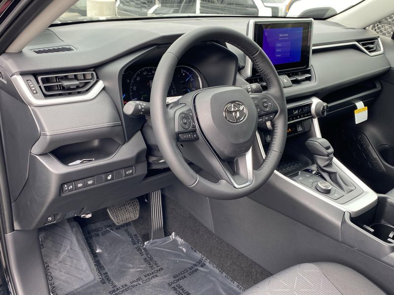New 2025 Toyota RAV4 Hybrid XLEImage 13