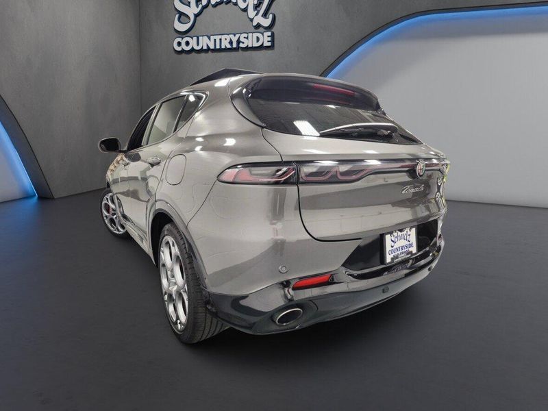 Used 2025 Alfa Romeo Tonale Hybrid Veloce Premium EAWD w/Sunroof & ActivImage 17