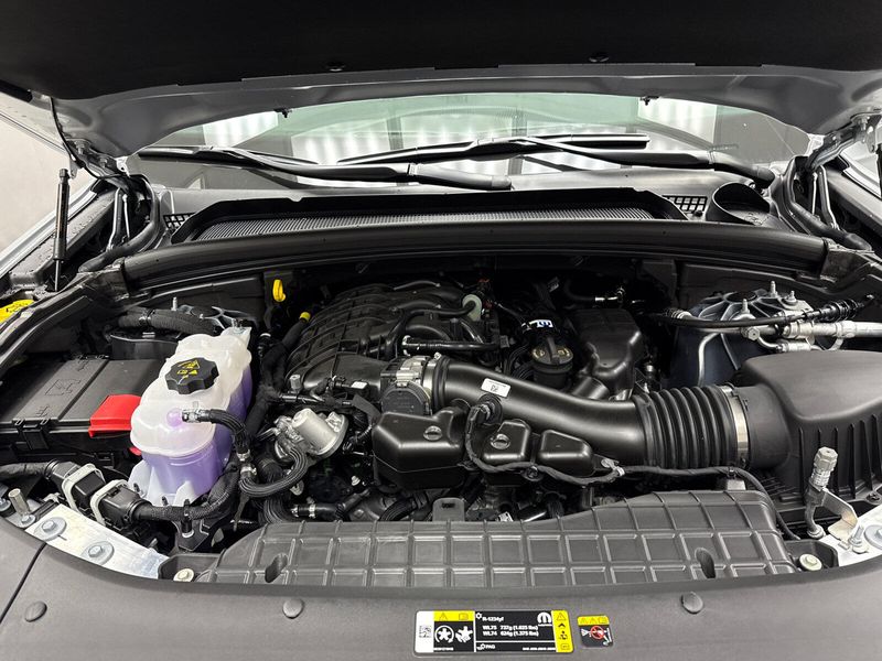 New 2025 Jeep Grand Cherokee L Limited 4x4Image 6