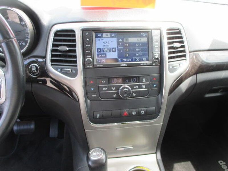 2012 Jeep Grand Cherokee Laredo AltitudeImage 21