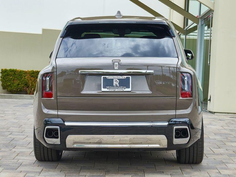 New 2027 Rolls-Royce Cullinan Image 8