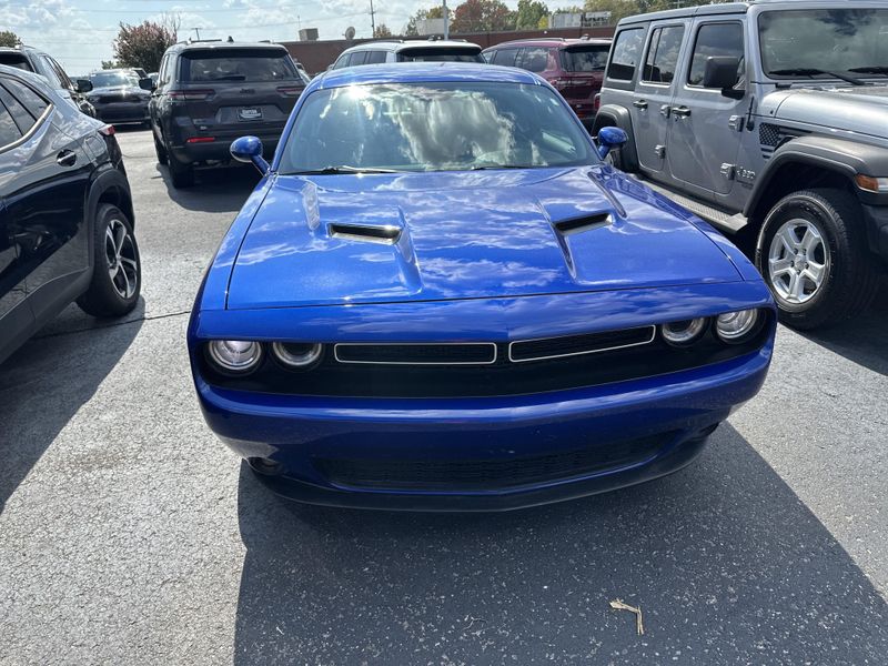 2018 Dodge Challenger SXT Plus photo 2