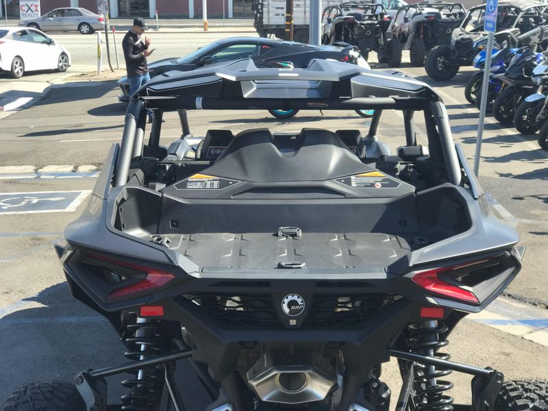 2025 Can-Am MAVERICK R MAX X RS WITH SMART-SHOX 999T DCT Image 12