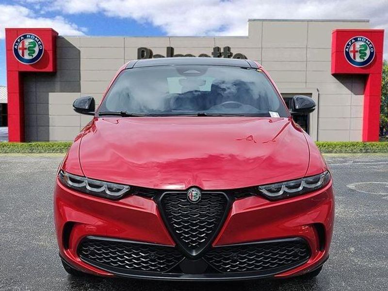 2025 Alfa Romeo Tonale photo 2