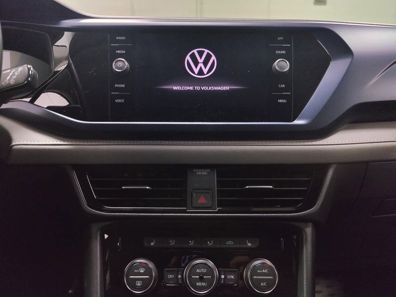 Used 2024 Volkswagen Taos SE 4-Motion AWDImage 17