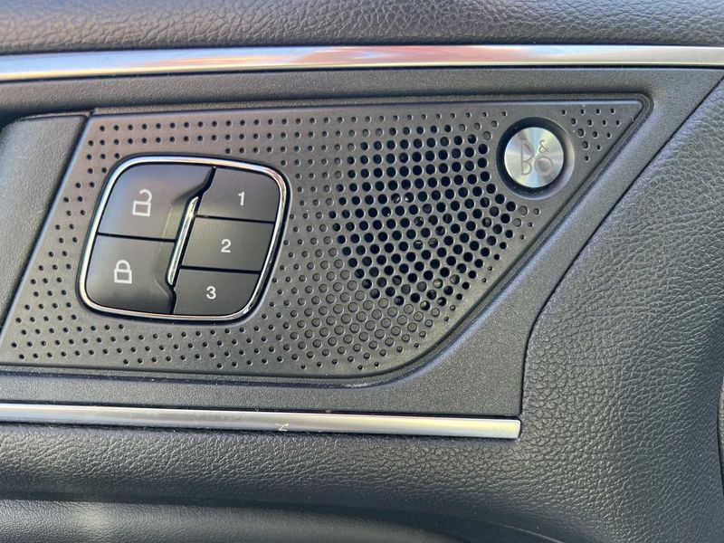 2022 Ford Edge Titanium photo 13