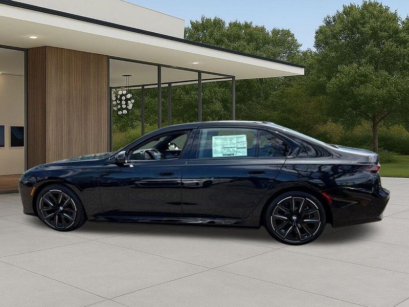 New 2026 BMW 7 Series 750e xDriveImage 12