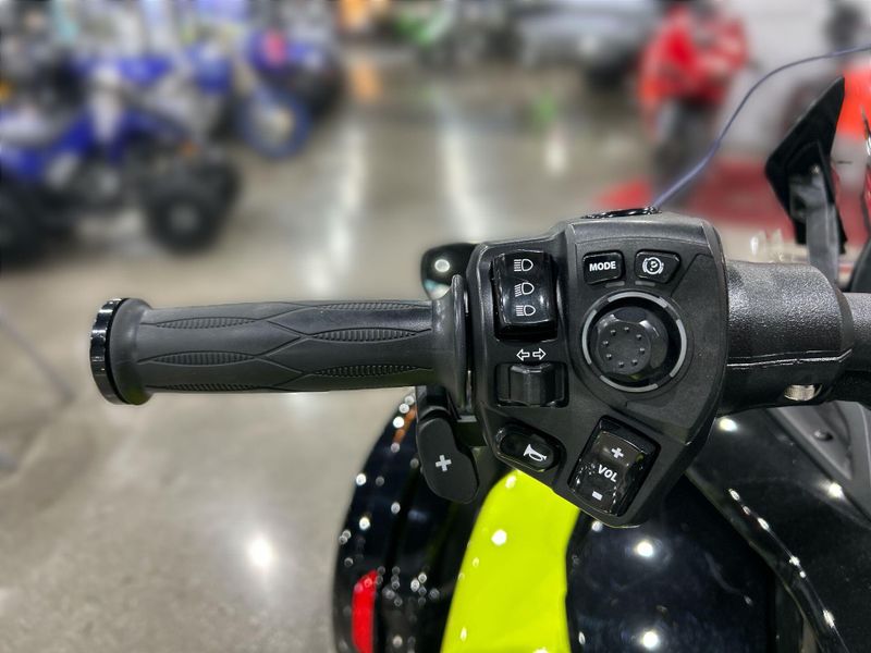 Used 2023 Can-Am SPYDER F3-S SPECIAL SERIES Image 23