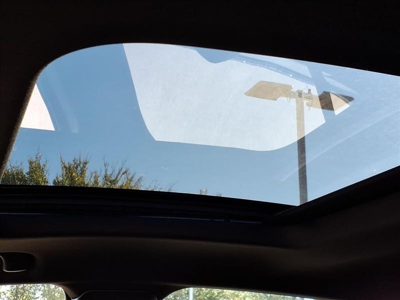 New 2025 Alfa Romeo Tonale IntensaImage 17