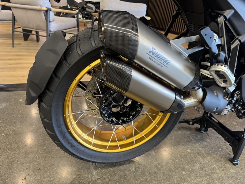 2025 BMW R 1300 GS - OPTION 719 - AURELIUS GREEN METALLIC 