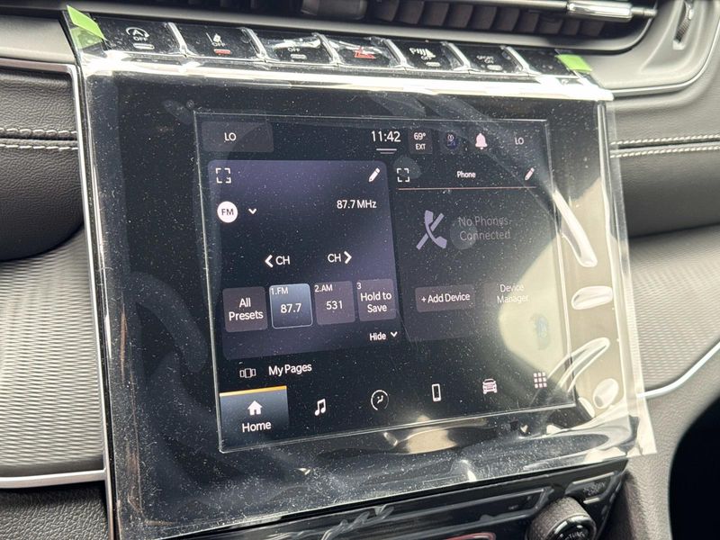 New 2026 Jeep Grand Cherokee L Laredo 4x2