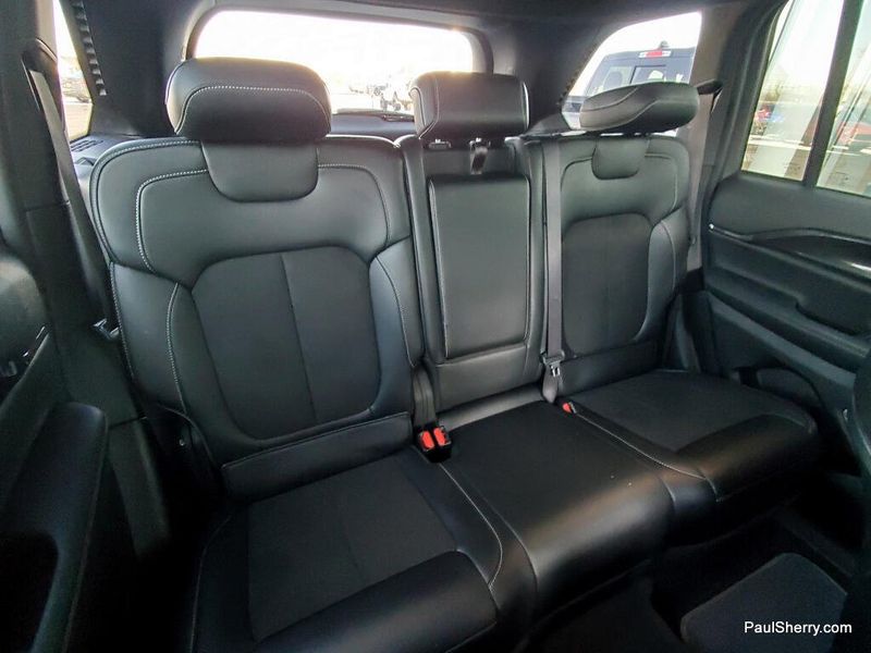 Used 2022 Jeep Grand Cherokee Altitude