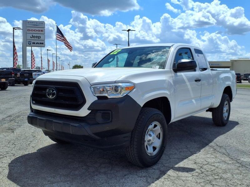 2022 Toyota Tacoma SR photo 18