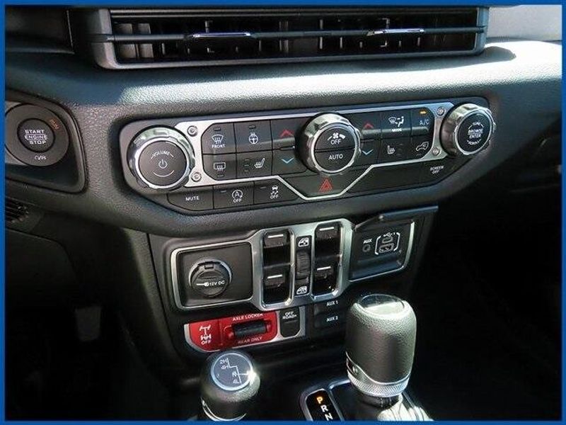 New 2025 Jeep Wrangler WillysImage 18
