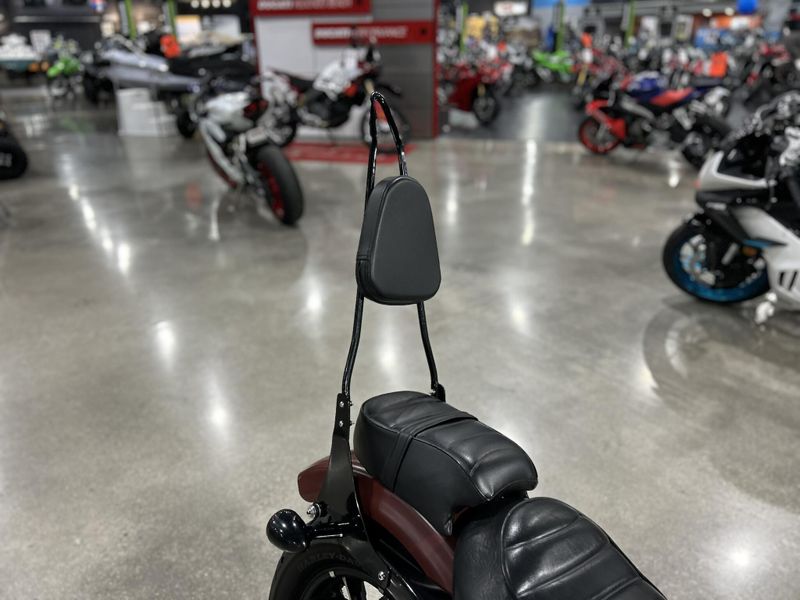 Used 2017 Harley-Davidson SPORTSTER IRON 883 Image 21