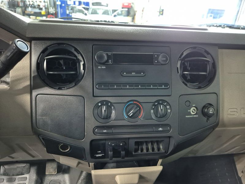 2008 Ford F-250 XLImage 28