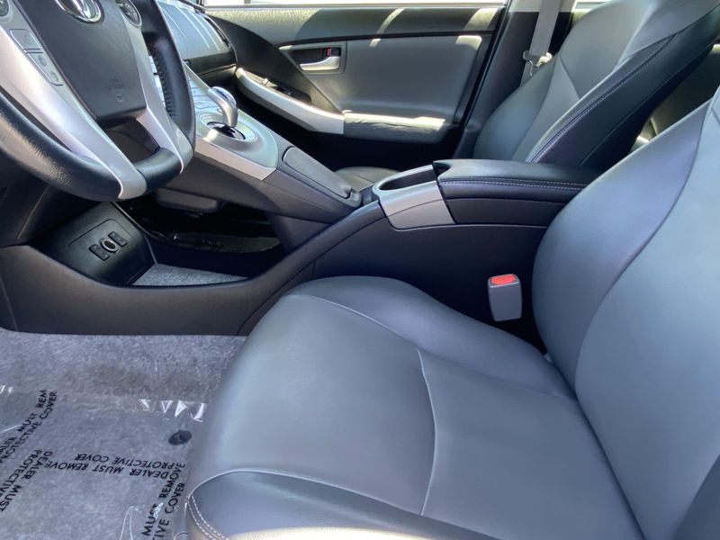2014 Toyota Prius Plug-In AdvancedImage 17